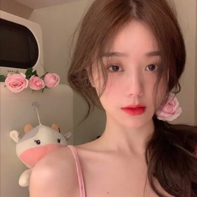 女跳水队员